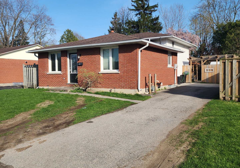 221-admiral-drive-london-east-ontario-x12995694