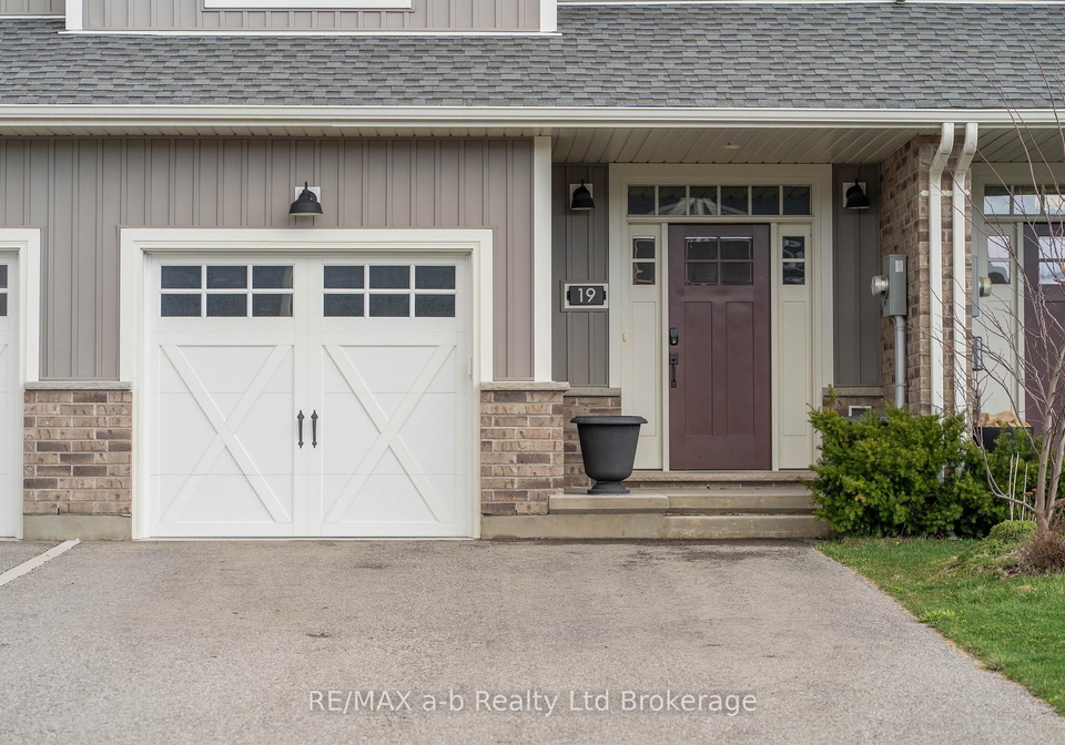 19-huntley-avenue-tillsonburg-ontario-x12995876