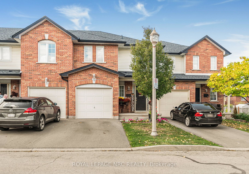 311-8-highway-hamilton-ontario-x12996072