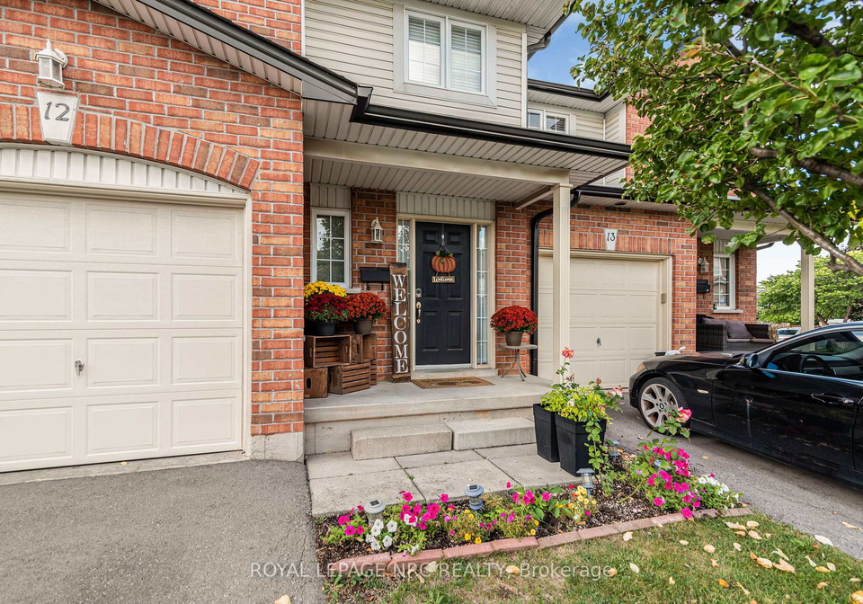 311-8-highway-hamilton-ontario-x12996072