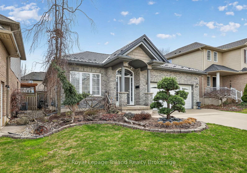 162-forestway-trail-woodstock-ontario-x12996094