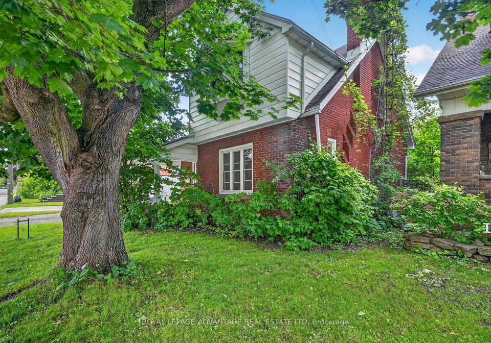 21-gladstone-avenue-smiths-falls-ontario-x12996488