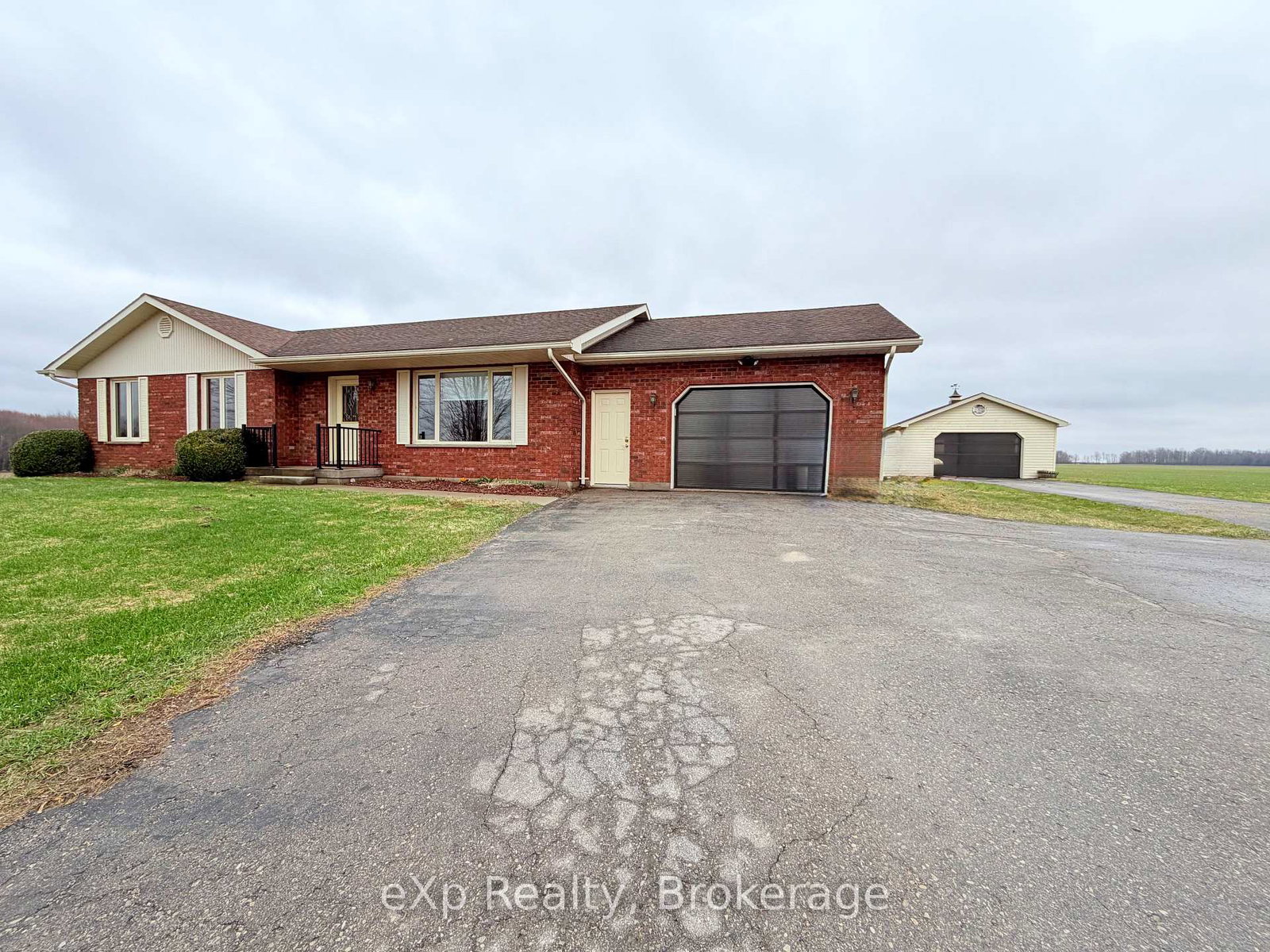 142168-grey-9-road-west-grey-ontario-x12996716
