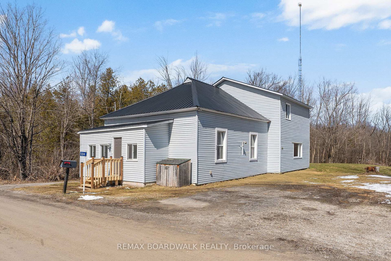584-ford-road-montague-ontario-x12996812