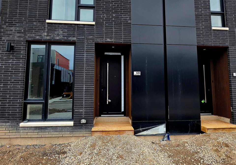 126-everett-common-st-catharines-ontario-x12996892