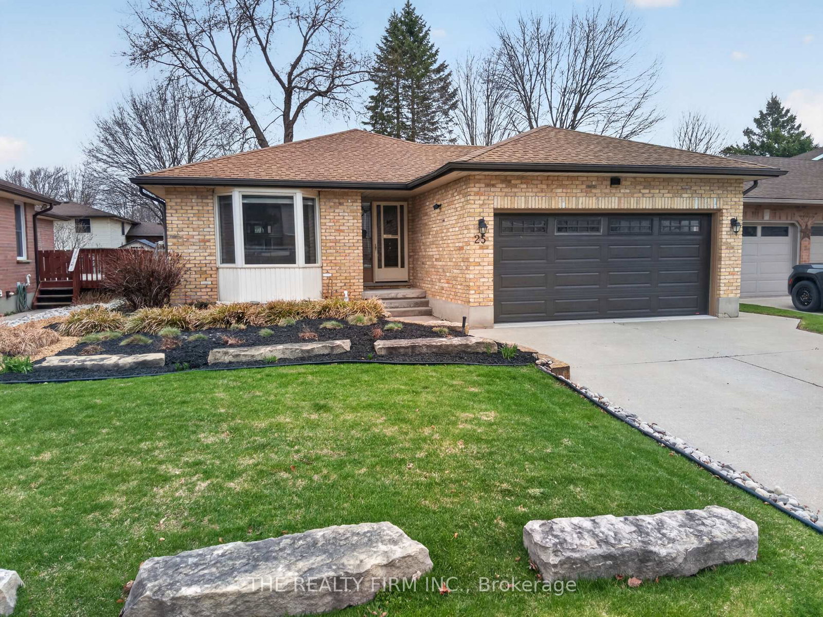 25-la-mantia-avenue-strathroy-caradoc-ontario-x12997326
