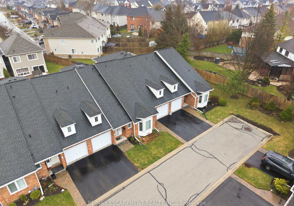 222-fellowes-crescent-hamilton-ontario-x12997350
