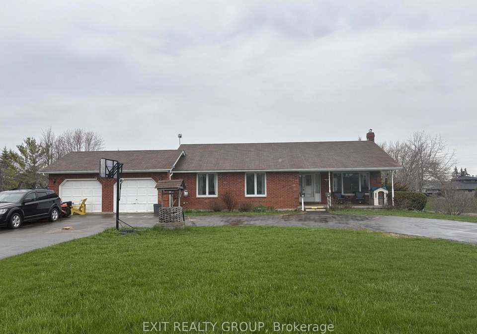 1162-county-road-3-prince-edward-county-ontario-x12998226