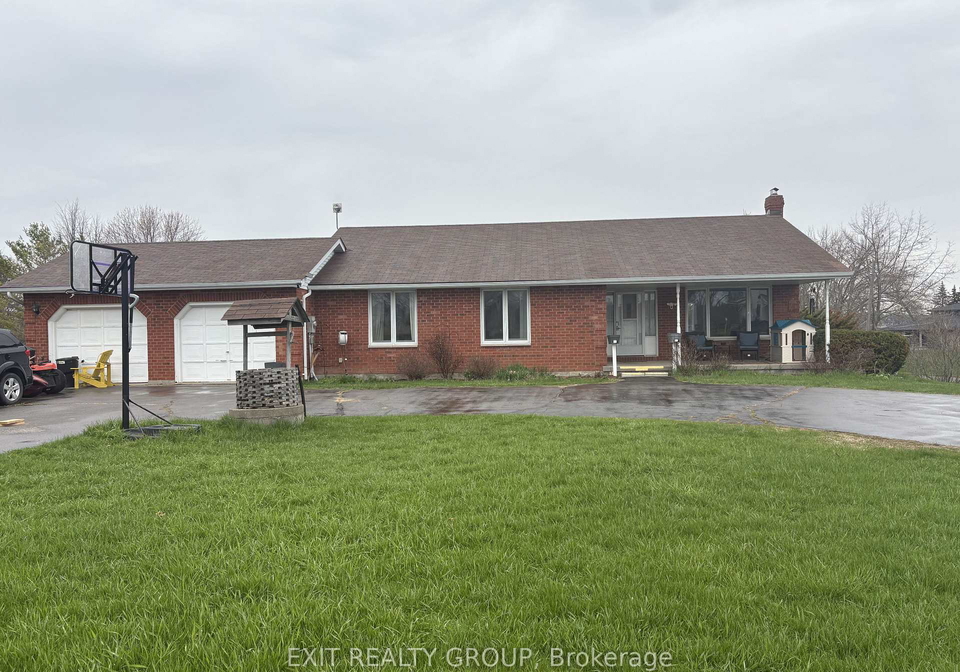 1162-county-road-3-prince-edward-county-ontario-x12998226