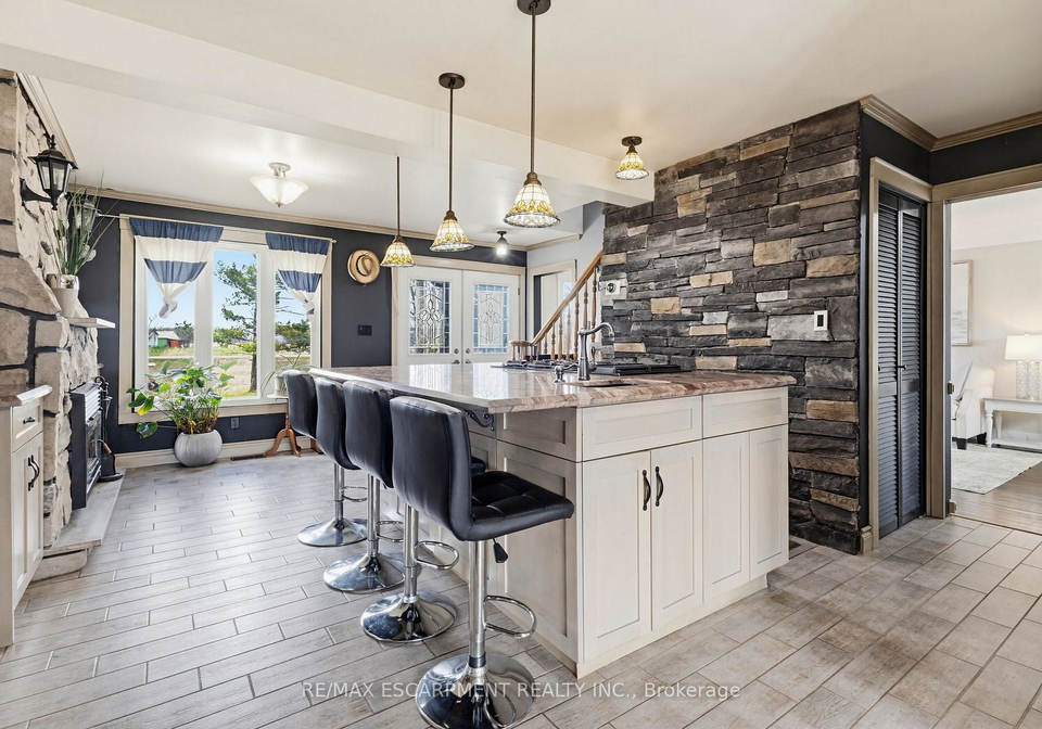 6816-regional-road-65-west-lincoln-ontario-x12998366