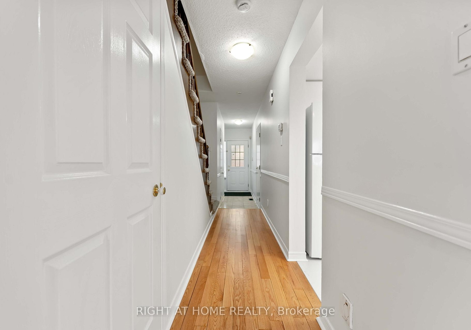 17-locheland-crescent-ottawa-ontario-x12998534