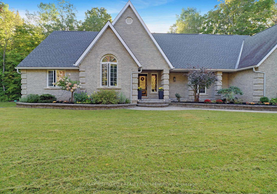 2069-highway-132-highway-admastonbromley-ontario-x12998642