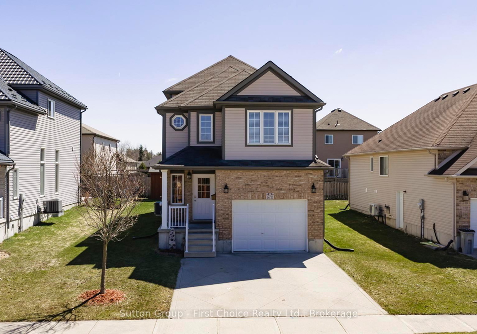 670-reid-crescent-north-perth-ontario-x12998724
