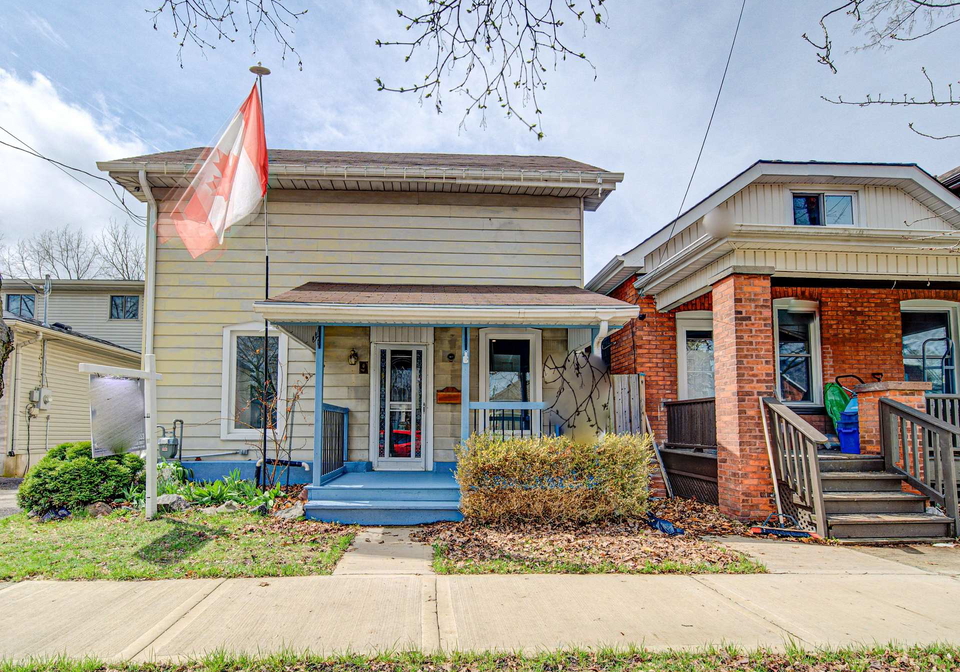 9-superior-street-brantford-ontario-x12998856