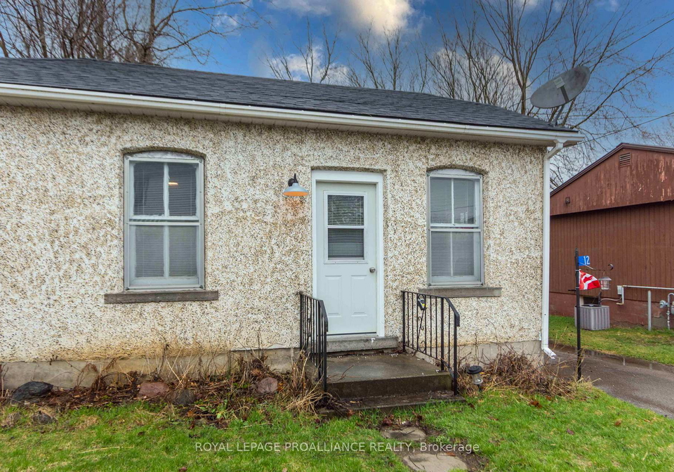 12-albert-road-quinte-west-ontario-x13000270