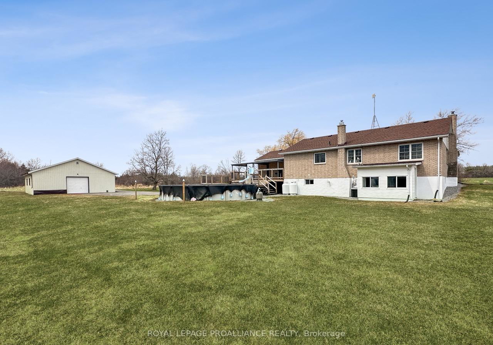 305-valley-road-prince-edward-county-ontario-x13000678