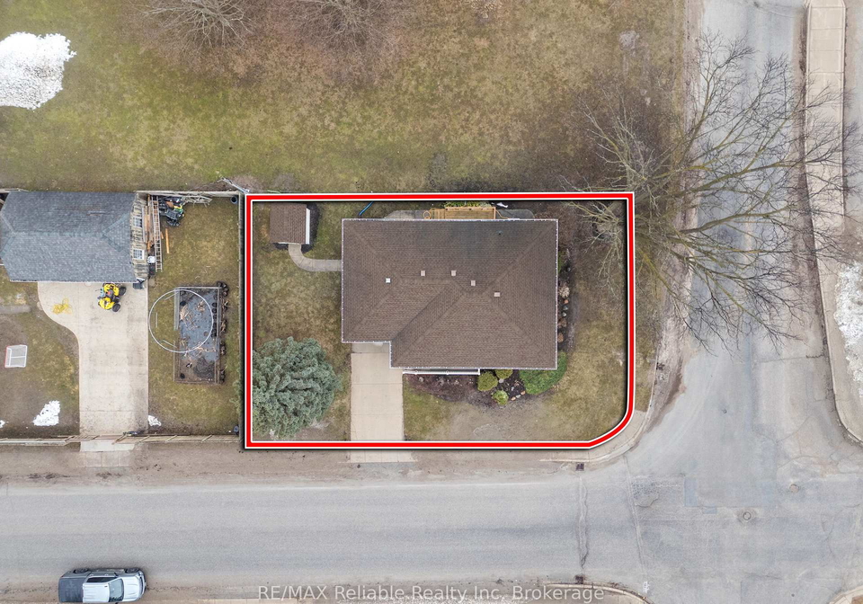 116-duke-street-huron-east-ontario-x13000888