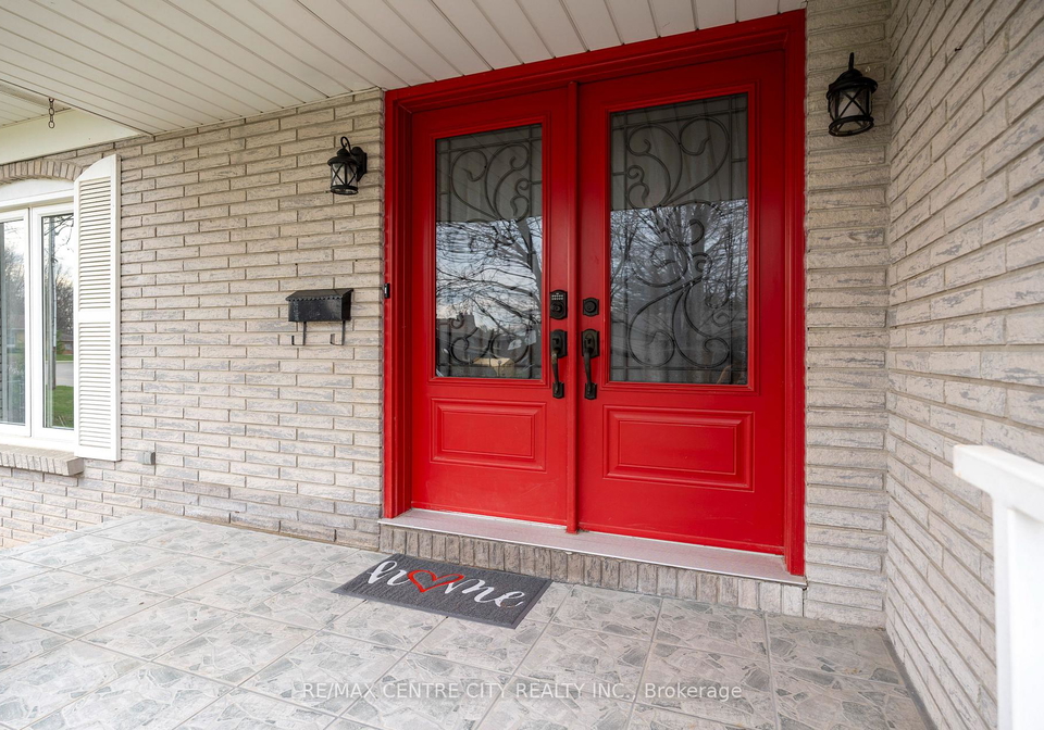 272-coad-street-southwest-middlesex-ontario-x13001542