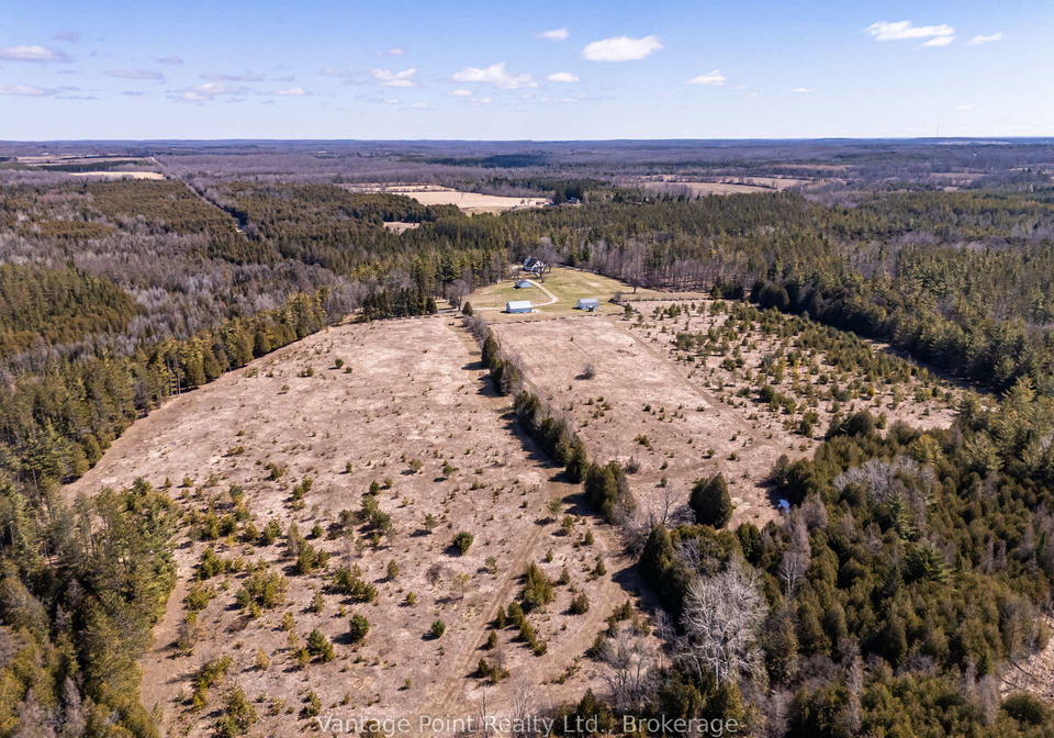 716612-west-back-line-chatsworth-ontario-x13002896