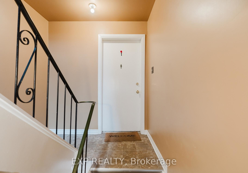 847-pinewood-crescent-ottawa-ontario-x13002944
