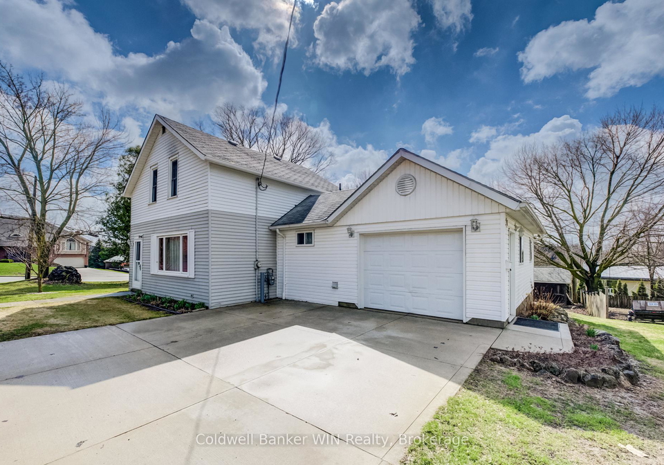 110-miller-street-wellington-north-ontario-x13003086