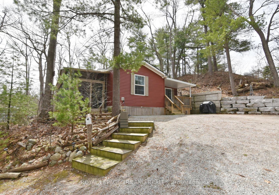 9826-northville-crescent-lambton-shores-ontario-x13003144