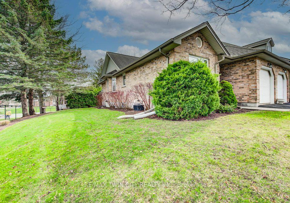 1198-swan-street-north-dumfries-ontario-x13003346