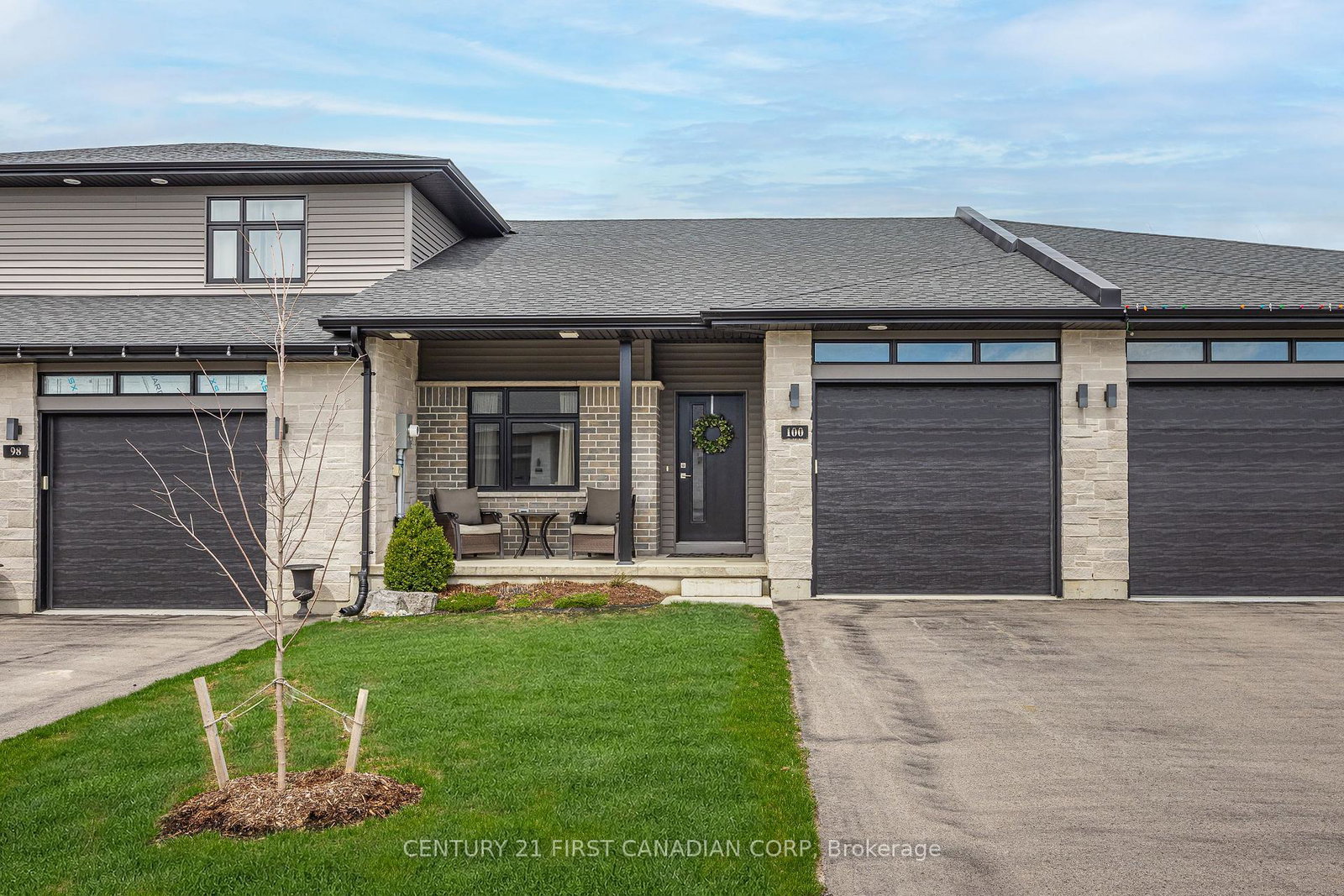 100-rowe-avenue-south-huron-ontario-x13003402