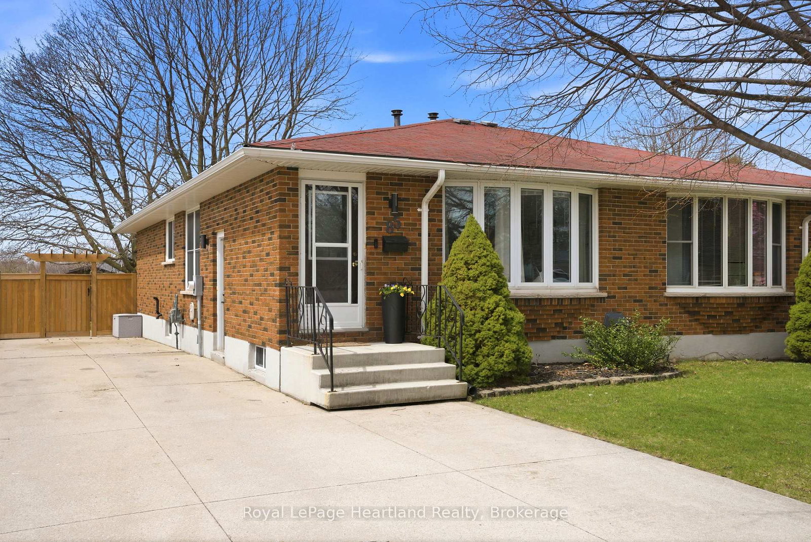 85-orchard-street-south-huron-ontario-x13003508