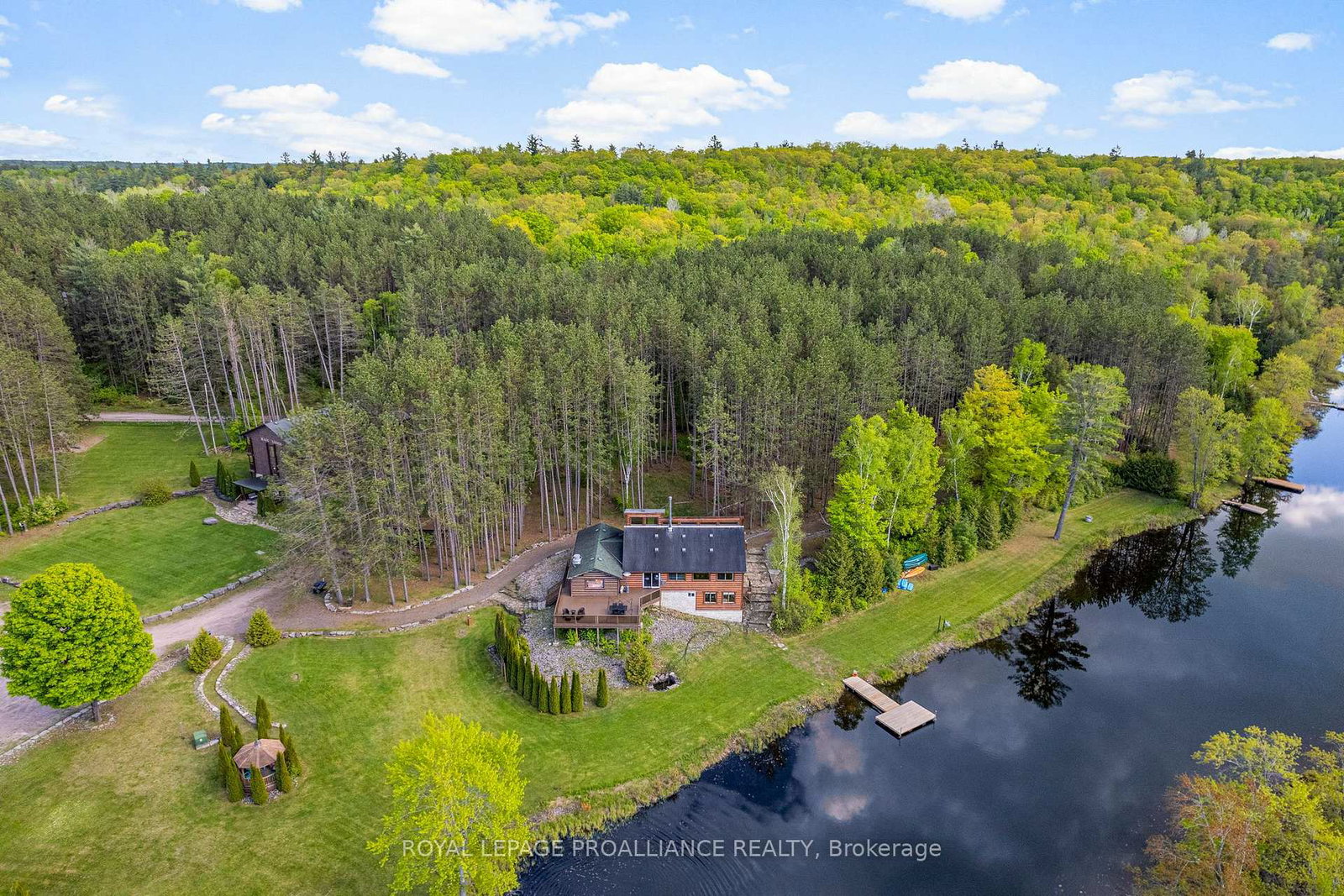 16-beaver-creek-lane-tudor-and-cashel-ontario-x13004098