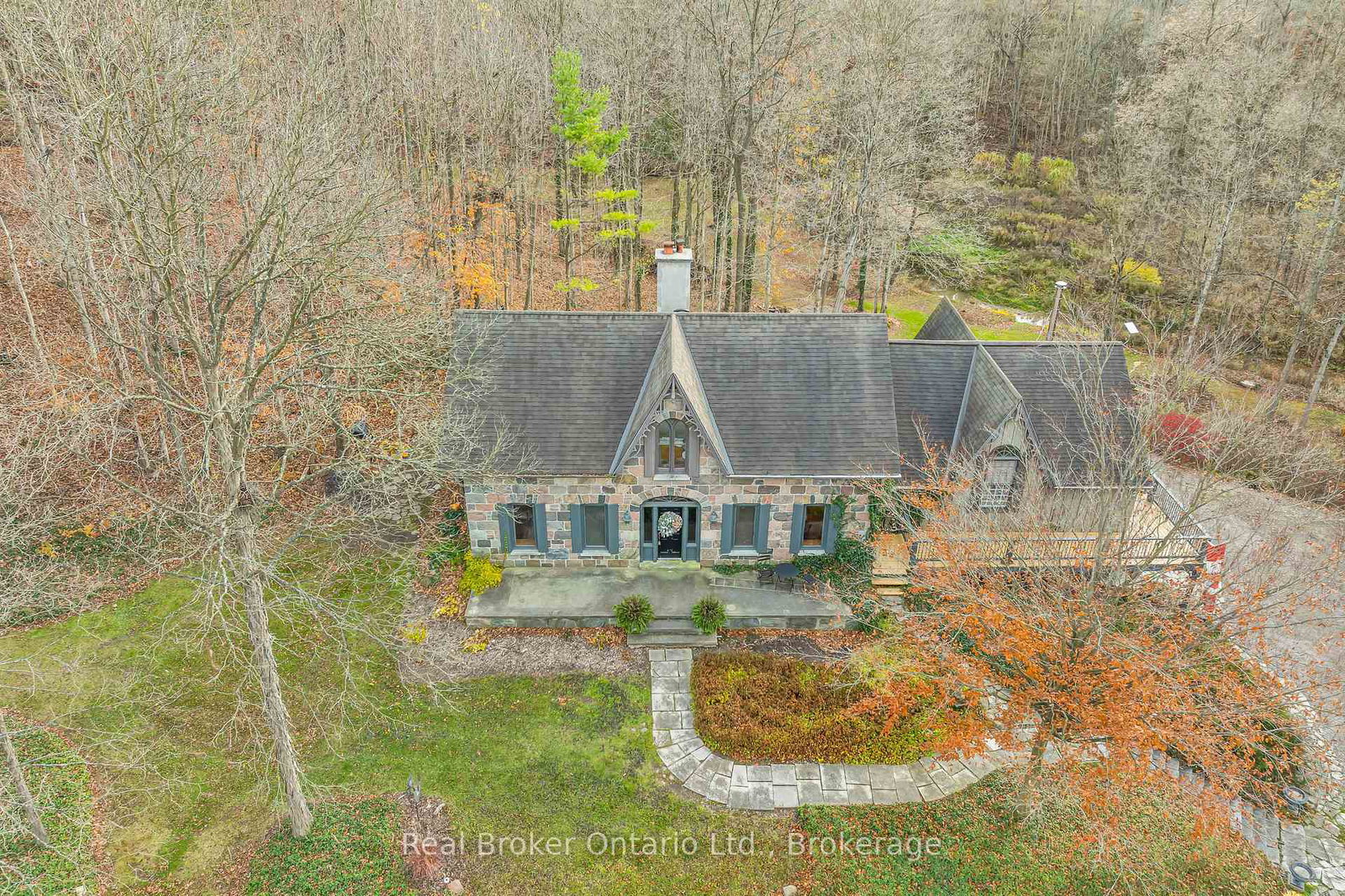 4766-hyndman-drive-southwest-middlesex-ontario-x13004718