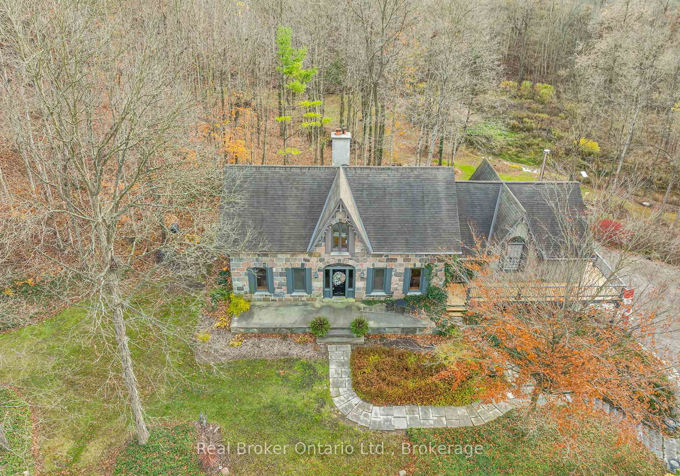 4766-hyndman-drive-southwest-middlesex-ontario-x13004718