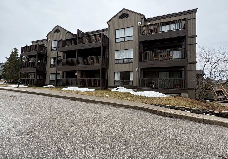 51-deerhurst-drive-huntsville-ontario-x13005124