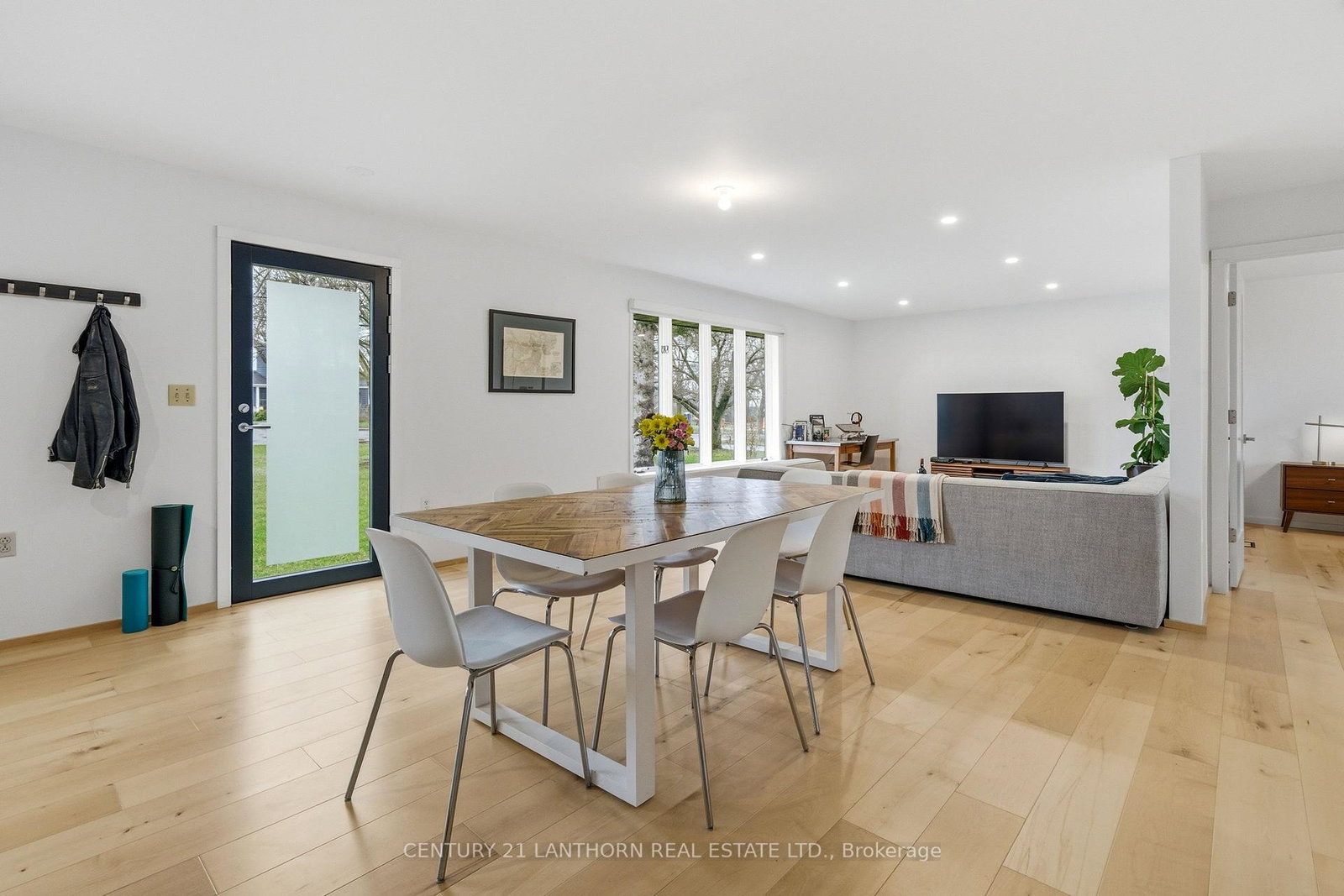425-bloomfield-main-street-prince-edward-county-ontario-x13005242