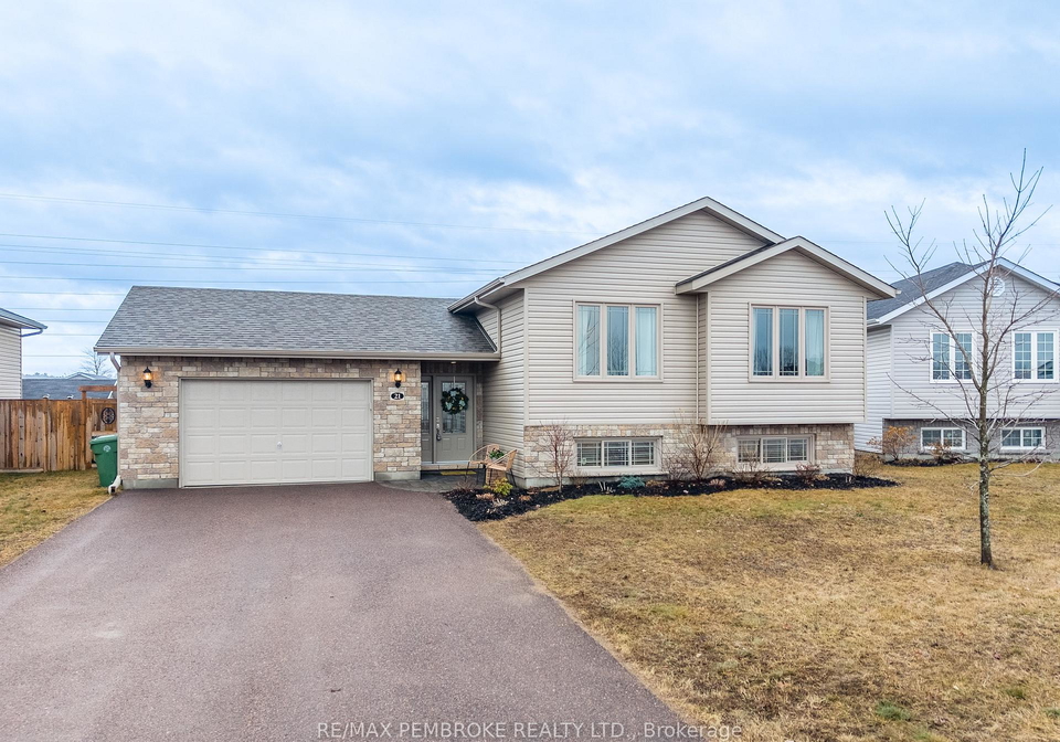 21-newport-drive-petawawa-ontario-x13005296