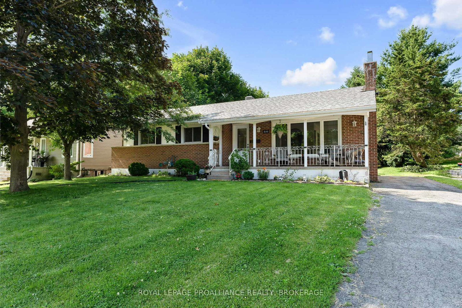 650-steel-street-gananoque-ontario-x13005312