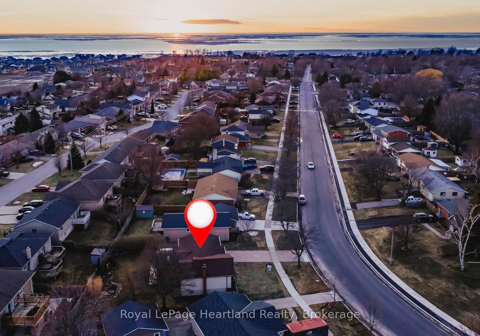 17-suncoast-drive-w-goderich-ontario-x13005554