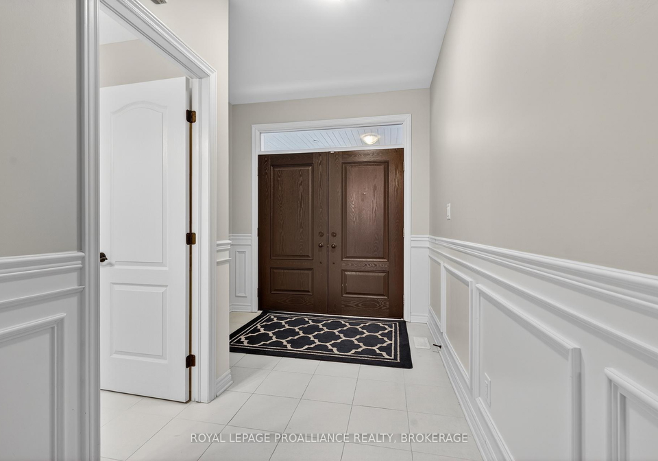 1372-monarch-drive-kingston-ontario-x13005828