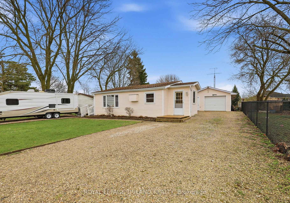 75-sherrard-street-lambton-shores-ontario-x13005936