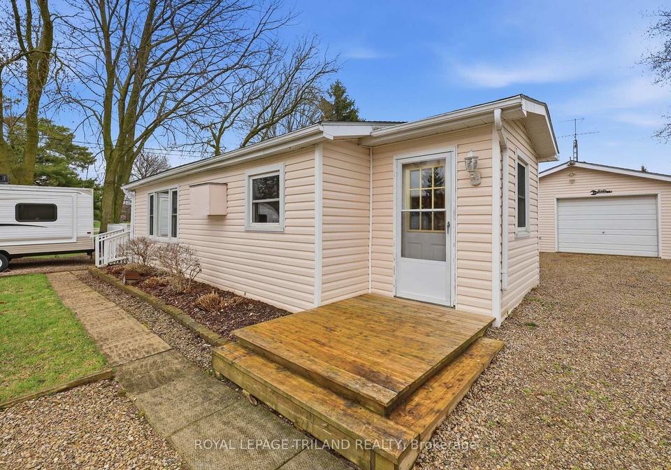 75-sherrard-street-lambton-shores-ontario-x13005936