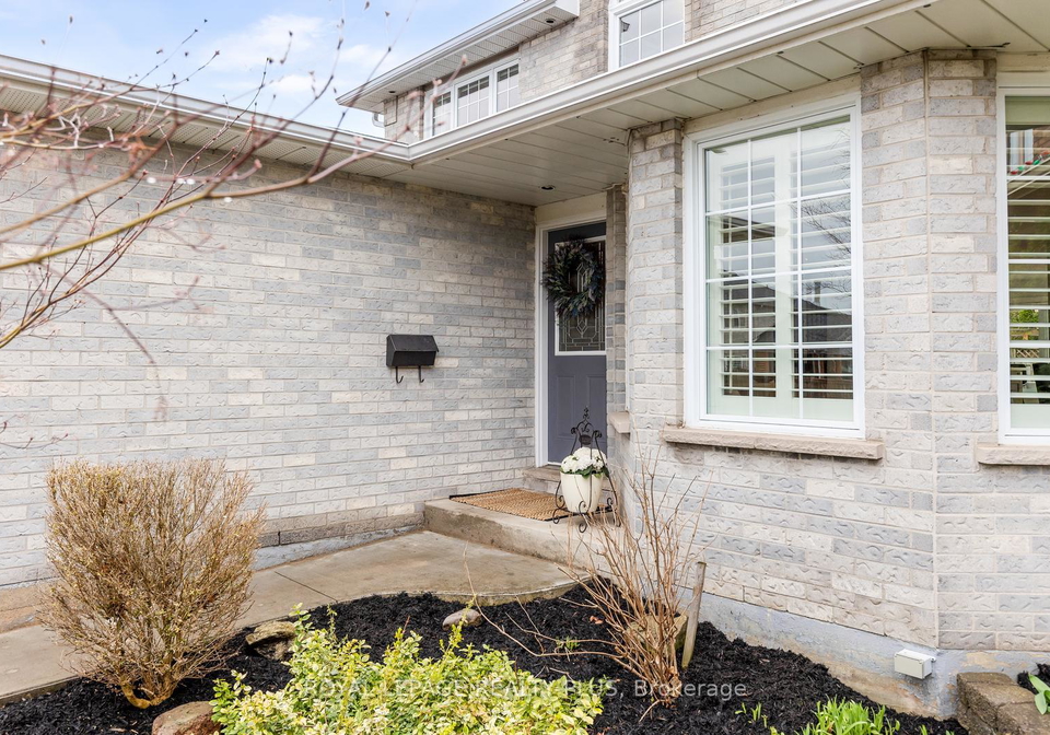 5-anjou-place-hamilton-ontario-x13007046