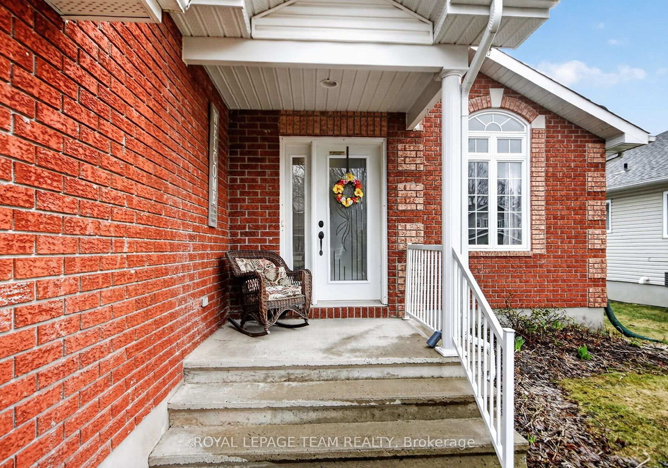 75-renoir-drive-russell-ontario-x13007256