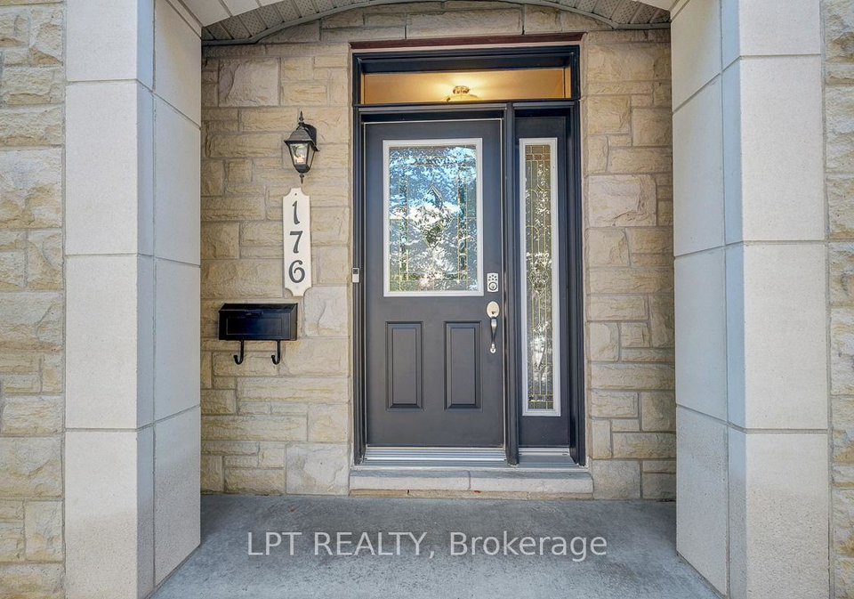 lanark-avenue-ottawa-ontario-x13007450