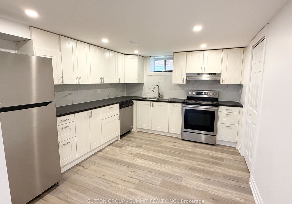 482-east-37th-basement-street-hamilton-ontario-x13007576