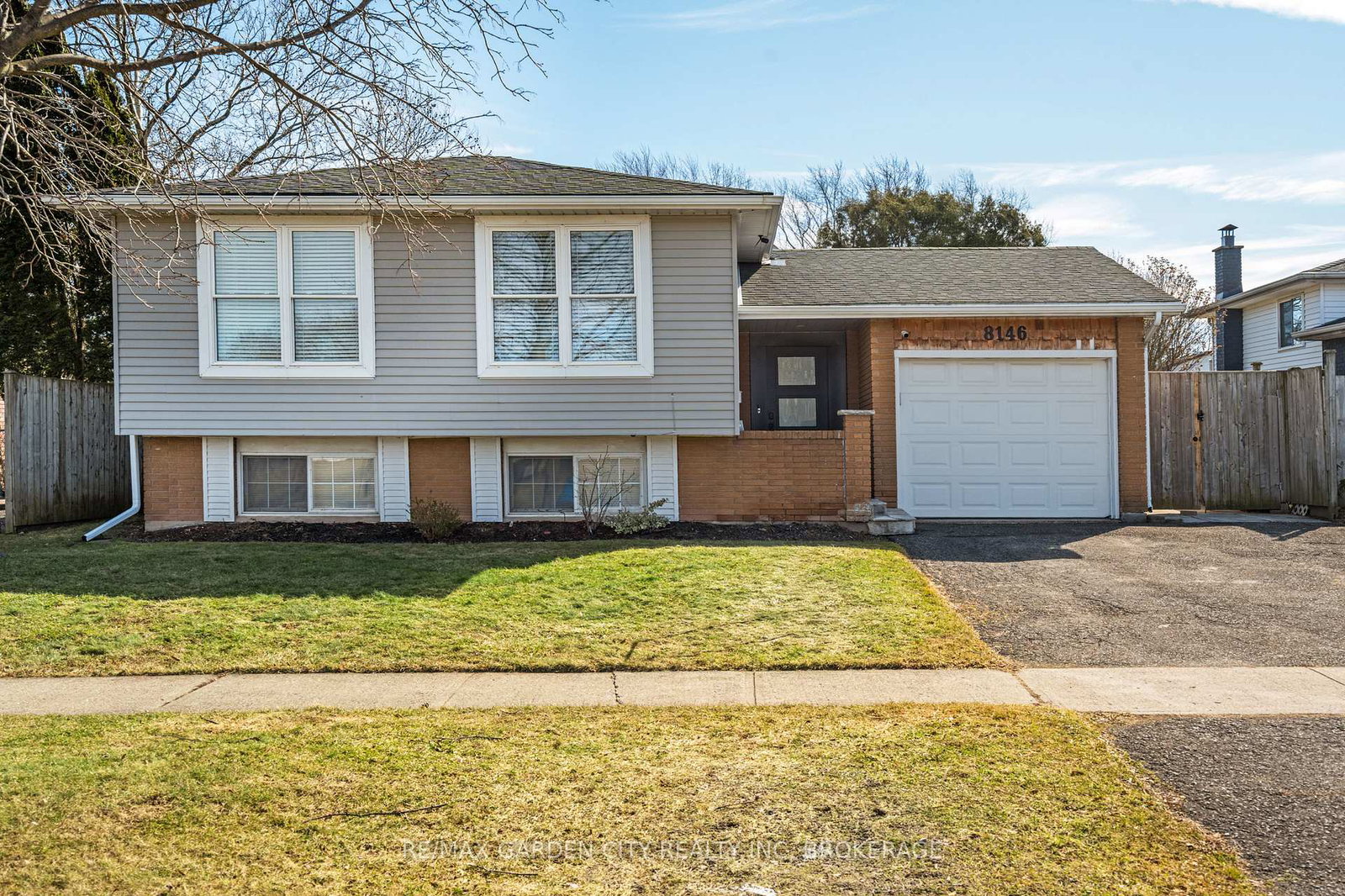 8146-westwood-street-niagara-falls-ontario-x13008940
