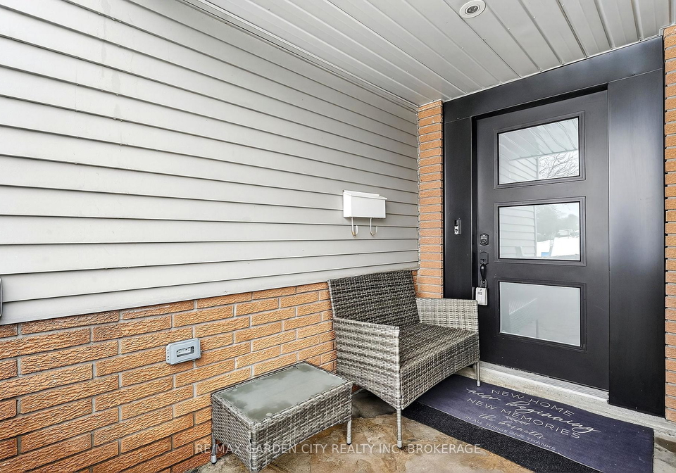 8146-westwood-street-niagara-falls-ontario-x13008940