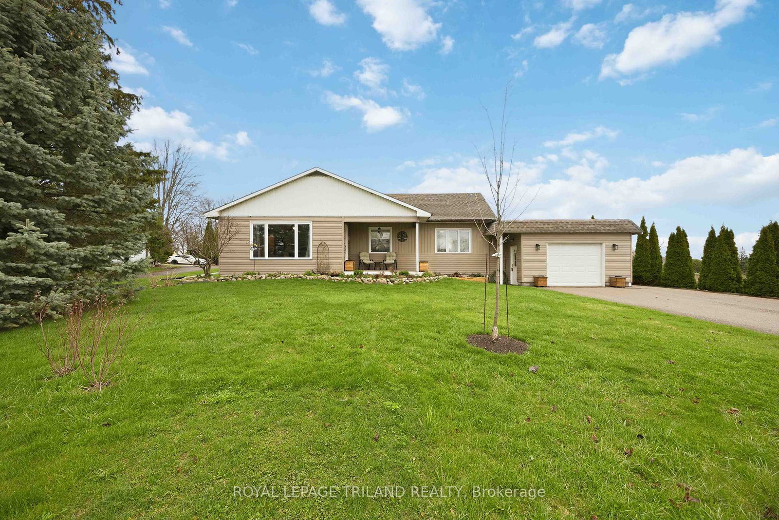 8376-townsend-line-lambton-shores-ontario-x13008998