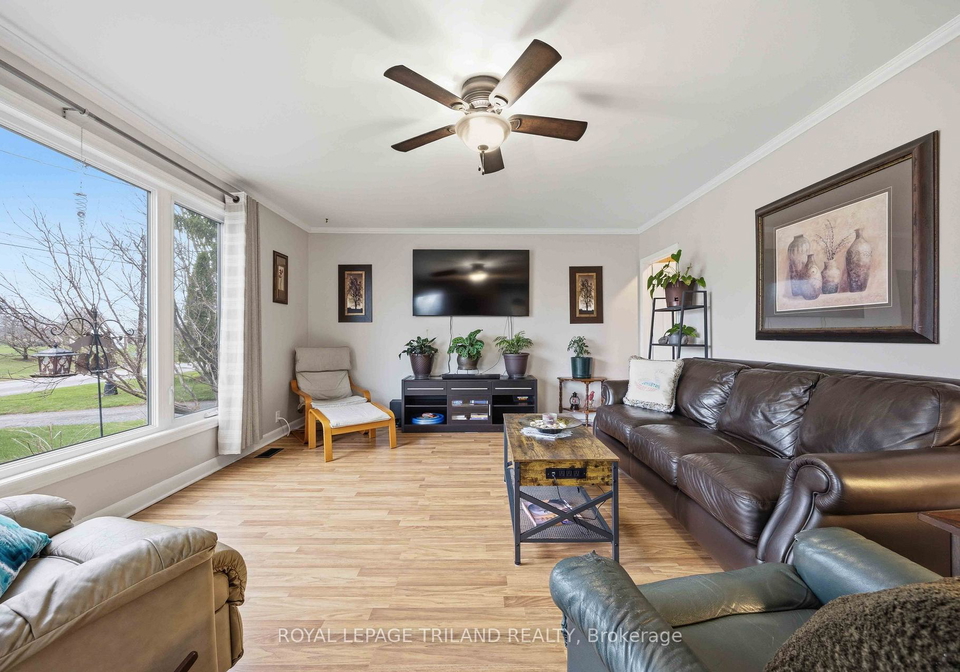 8376-townsend-line-lambton-shores-ontario-x13008998