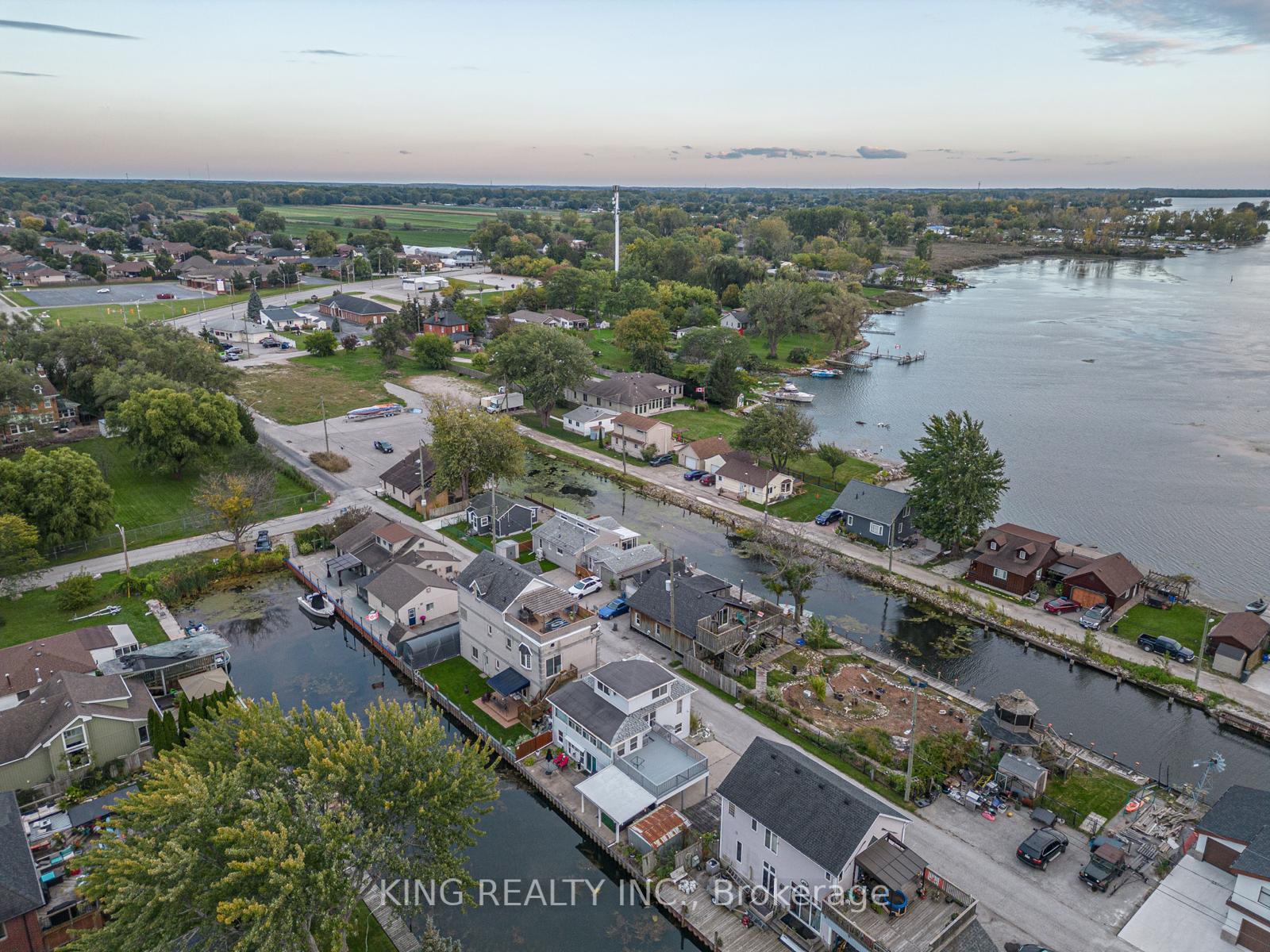 42-wahneta-avenue-lasalle-ontario-x13009184