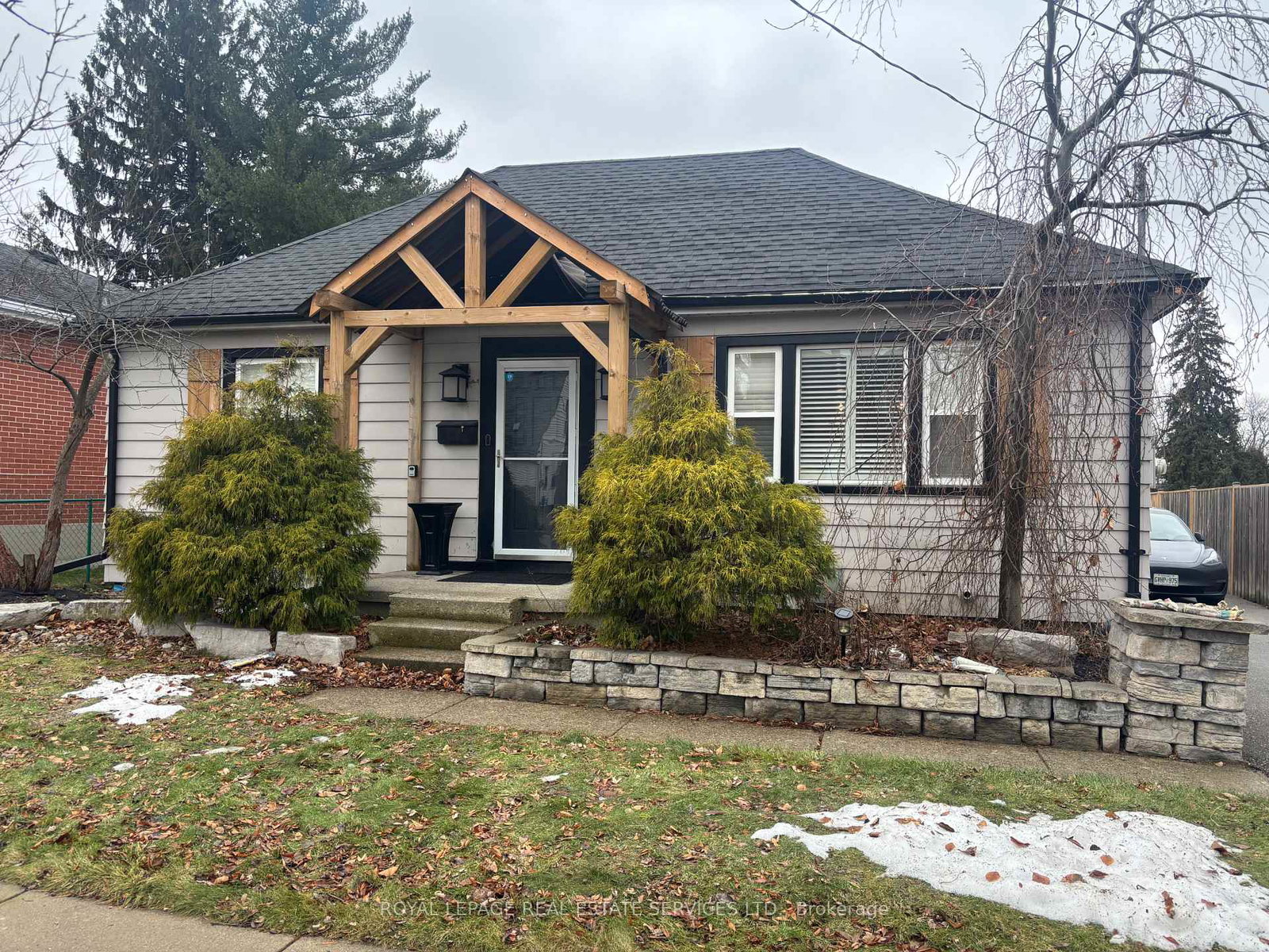 6-sussex-avenue-brantford-ontario-x13009262